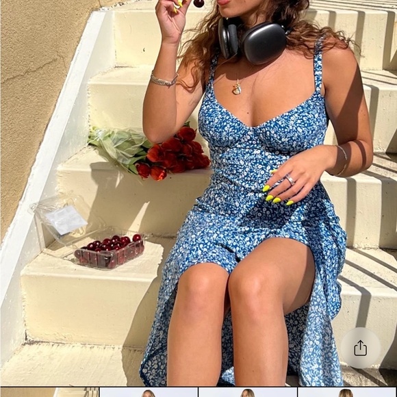 Princess Polly Dresses & Skirts - Princess Polly Blue Floral Midi Dress